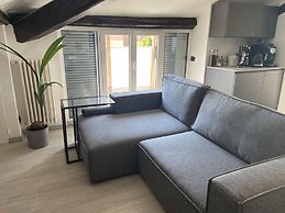 Rooftop Openspace With Balconies, Parking and bbq