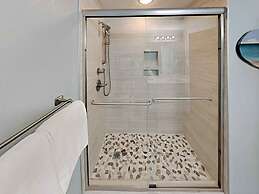 Crystal Shores West by Southern Vacation Rentals