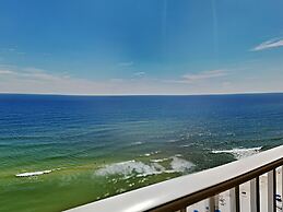 Crystal Shores West by Southern Vacation Rentals