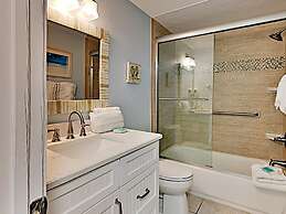 Emerald Towers West by Southern Vacation Rentals