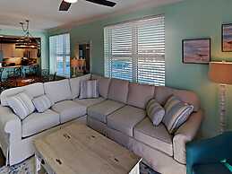 Crystal Shores by Southern Vacation Rentals