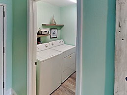 Crystal Shores by Southern Vacation Rentals