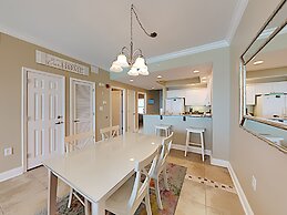 Crystal Shores by Southern Vacation Rentals