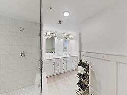 Crystal Dunes by Southern Vacation Rentals