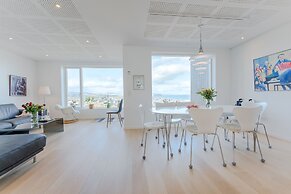 Sea & City View - Luxurious - Hiking