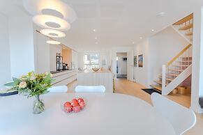 Sea & City View - Luxurious - Hiking