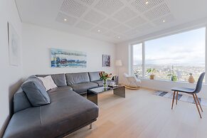 Sea & City View - Luxurious - Hiking