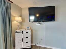 Ocean Breeze West by SVR