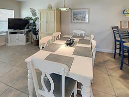 Pavilion Palms by SVR