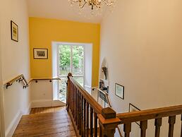 Danes Court