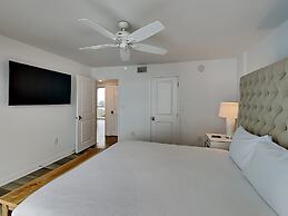 Shoreline Towers by Southern Vacation Rentals