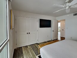 Shoreline Towers by Southern Vacation Rentals