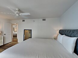 Shoreline Towers by Southern Vacation Rentals