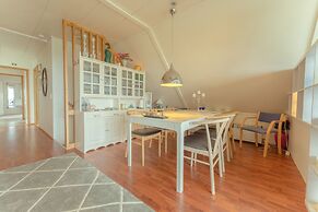 Great 3 BR Loft Apt - Views-Free Parking