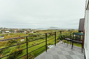 Great 3 BR Loft Apt - Views-Free Parking