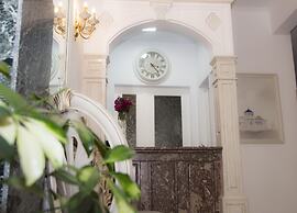 Astron Hotel