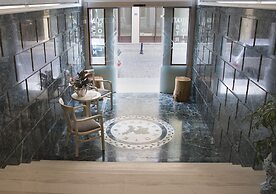 Astron Hotel