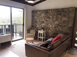 Turicum Chalets AT Monkey Rock Winery