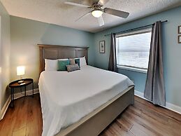 Villas on the Gulf Breeze by SVR