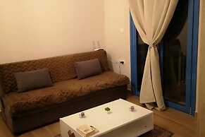1 Bed Apt - Sleeps 2 - Free Parking - Sea View