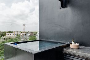 Luxury 1 Bedroom Penthouse by Iik Tulum