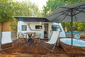 Nomade Caravan Camping