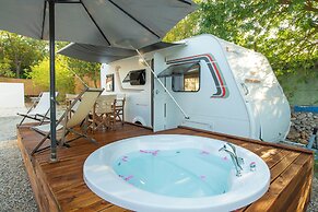 Nomade Caravan Camping