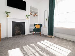 Aryelle House
