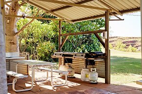 Discovery Resorts- Lake Argyle