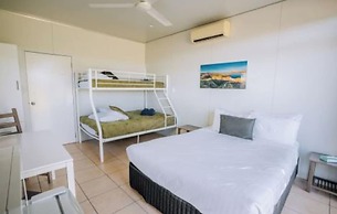 Discovery Resorts- Lake Argyle