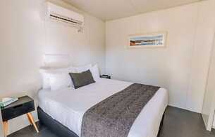 Discovery Resorts- Lake Argyle