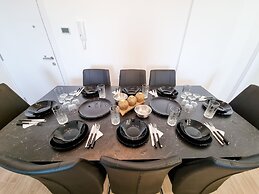Lucky Strike Apartment