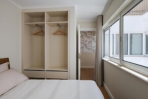 Peixeira Studios and Apartments