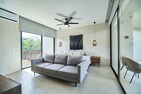 Tanik Tulum By Lockey