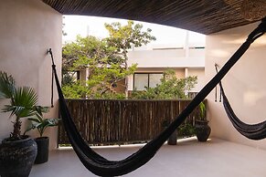 Tanik Tulum By Lockey