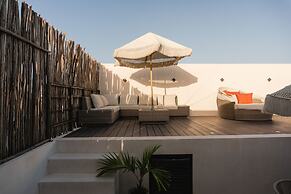 Tanik Tulum By Lockey