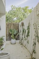 Tanik Tulum By Lockey