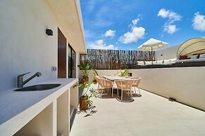 Tanik Tulum By Lockey