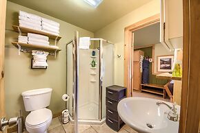 Lil Kahuna Rr 7465 1 Bedroom Home by RedAwning