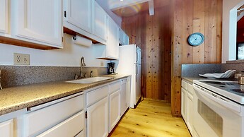 Villa De Los Pinos #35 2 Bedroom Condo by Redawning