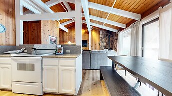 Villa De Los Pinos #35 2 Bedroom Condo by Redawning