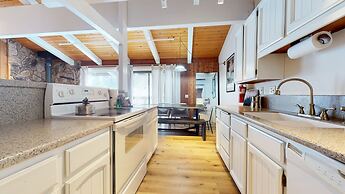 Villa De Los Pinos #35 2 Bedroom Condo by Redawning