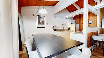 Villa De Los Pinos #35 2 Bedroom Condo by Redawning