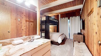 Villa De Los Pinos #35 2 Bedroom Condo by Redawning