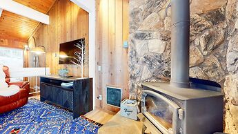 Villa De Los Pinos #35 2 Bedroom Condo by Redawning