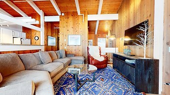 Villa De Los Pinos #35 2 Bedroom Condo by Redawning