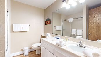 Villa De Los Pinos #35 2 Bedroom Condo by Redawning