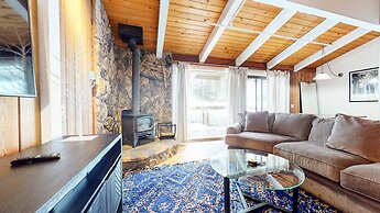 Villa De Los Pinos #35 2 Bedroom Condo by Redawning