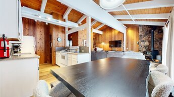 Villa De Los Pinos #35 2 Bedroom Condo by Redawning