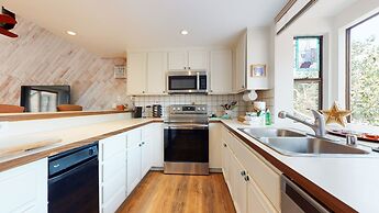 Forest Creek #15 2 Bedroom Condo by RedAwning